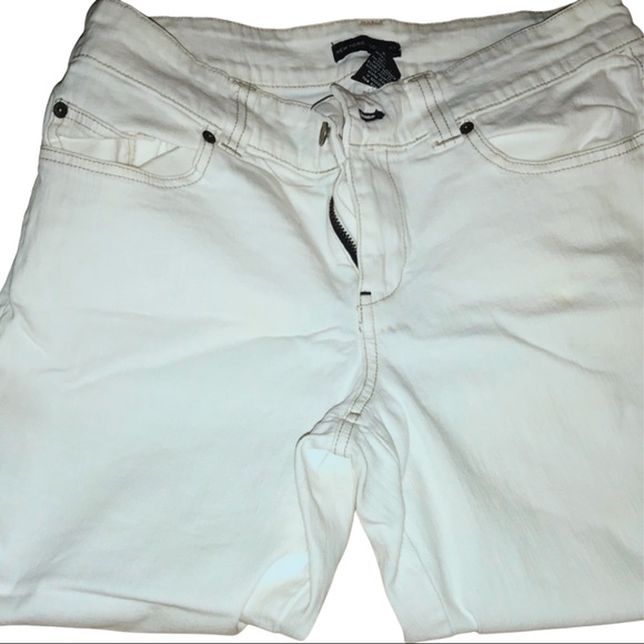 New York & Company White Leg Capris Jeans Size 6 - Picture 3 of 5